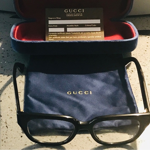 GUCCI 100% Authentic Black Eyeglasses w/Gucci gold emblem & certificate - Picture 3 of 12